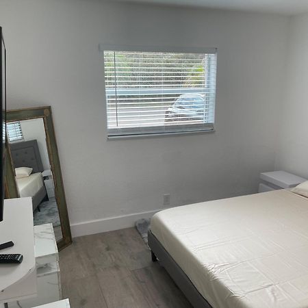 Cozy New Renovated Apartment Φορτ Λόντερντεϊλ Εξωτερικό φωτογραφία